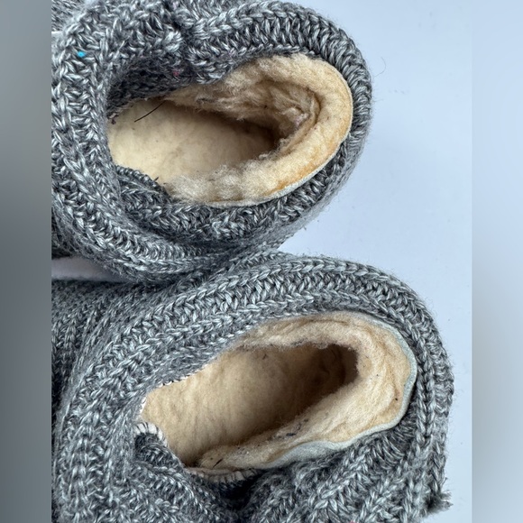 UGG Classic Cardy knit boot in gray. Size 9 - Picture 11 of 12